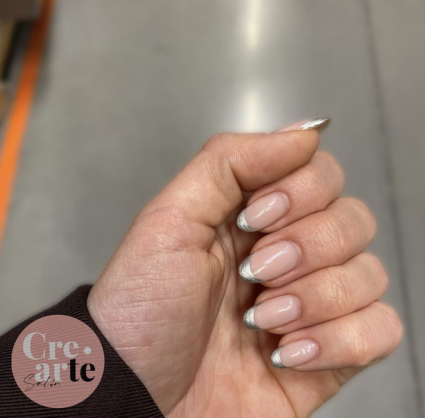 Francesa metalizada en plata sobre base nude